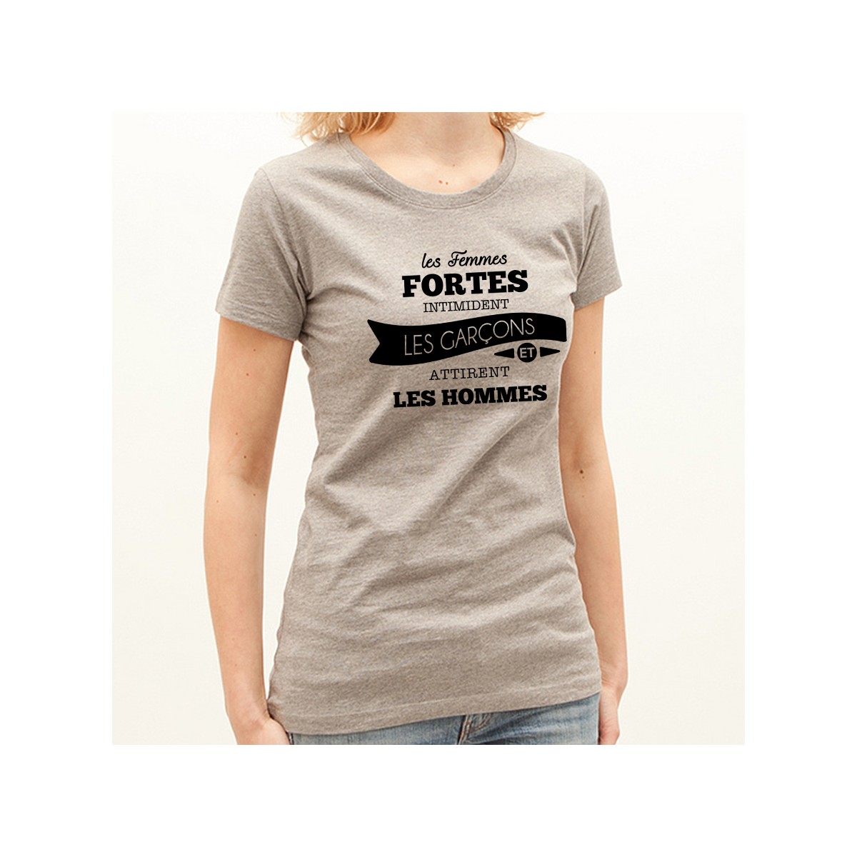 T-shirt Les femmes fortes intimident les garçons